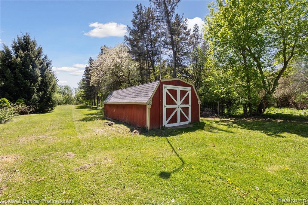 8054 DAVISON Road, Davison, MI 48423 — Photo 42