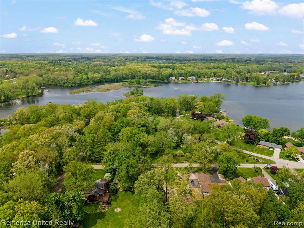 4375 Irene Drive, Howell, MI 48843 — Photo 13
