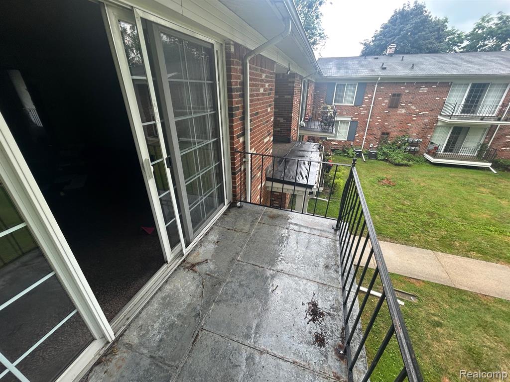 436 S FOX HILLS DR APT 5, Bloomfield Hills, MI 48304 — Photo 24