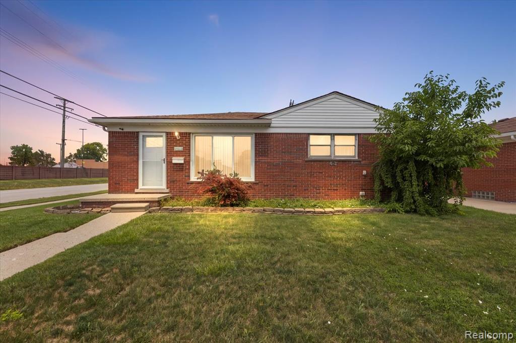 19111 Ike Street, Roseville, MI 48066