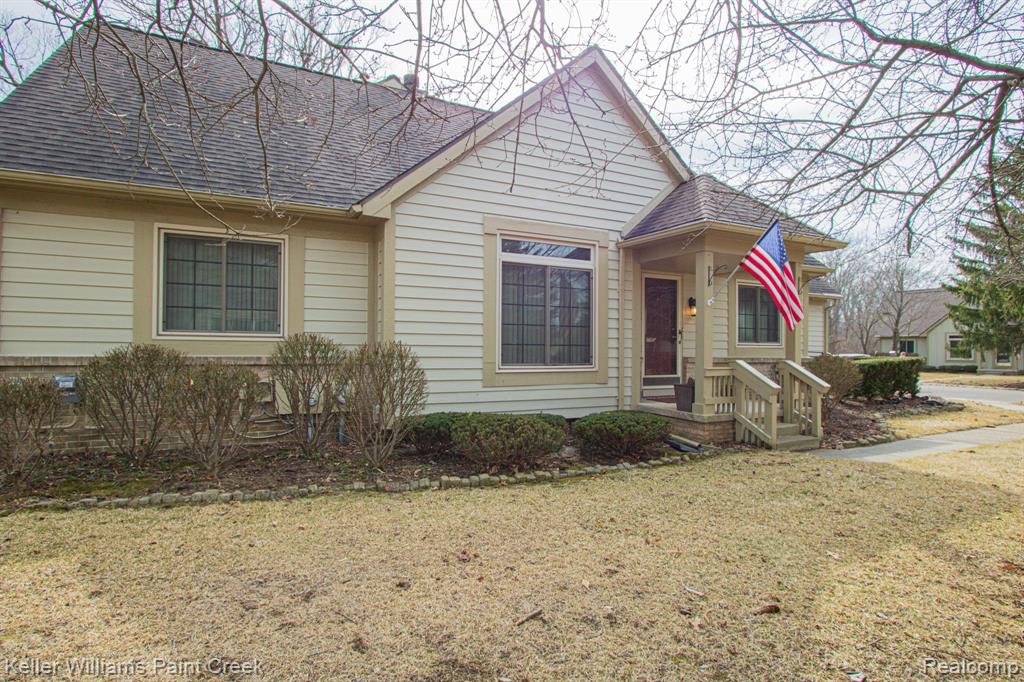 2569 MAPLE FOREST Drive, Wixom, MI 48393 — Photo 31