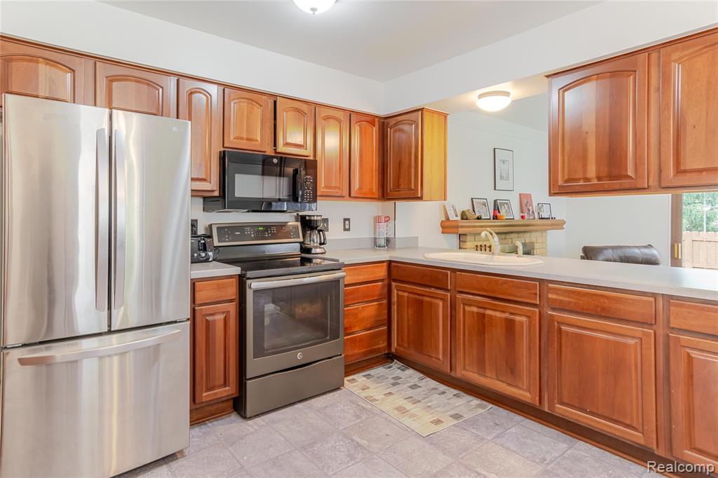 32373 Hampton Court, Fraser, MI 48026 — Photo 8