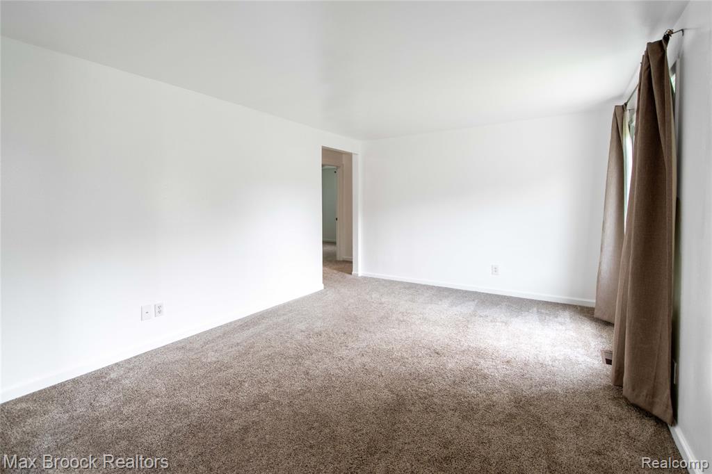 6479 Webb Drive, Flint, MI 48506 — Photo 6