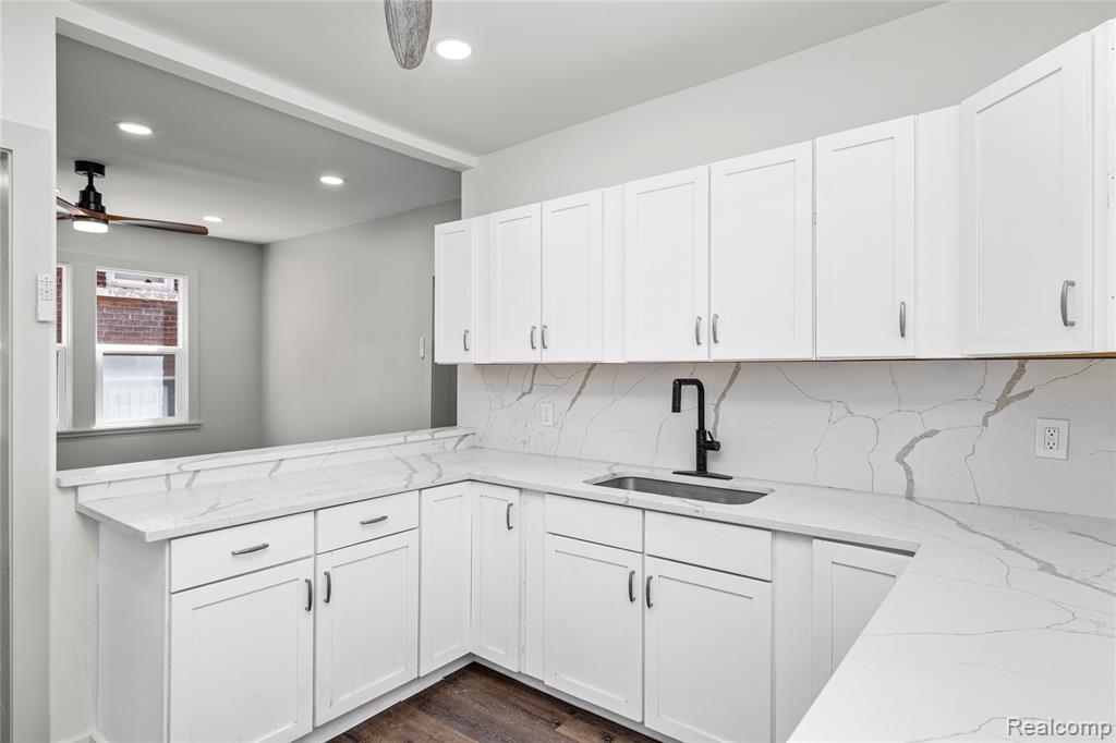 3251 Calvert Street, Detroit, MI 48206 — Photo 15