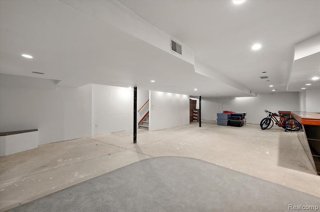 49931 Shelby Creek Drive, Utica, MI 48317 — Photo 52