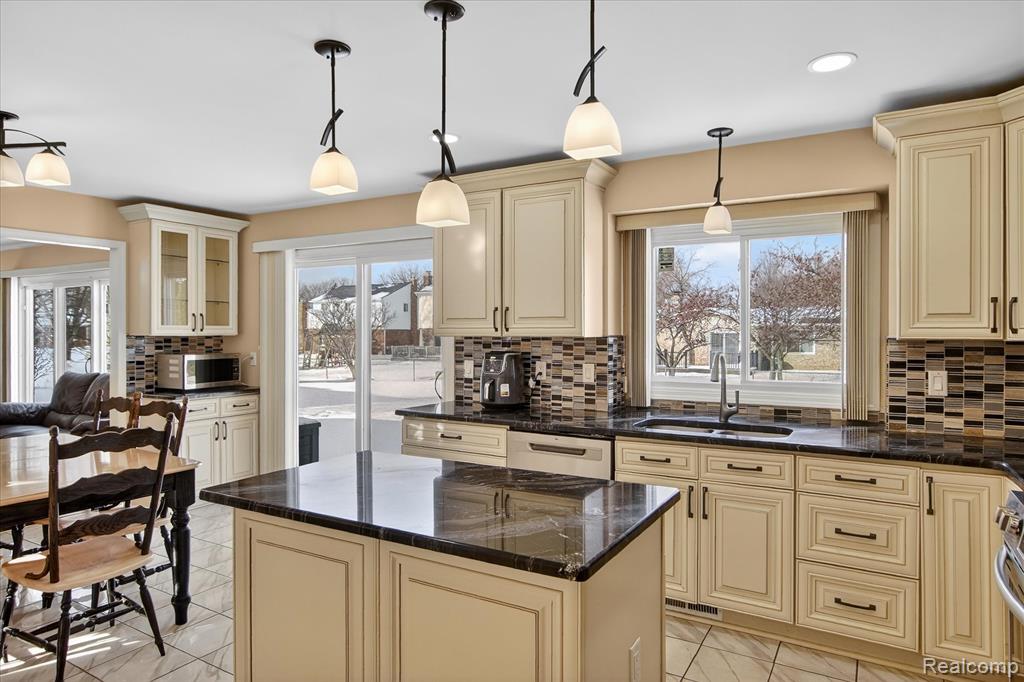 6857 Bridgemont Drive, Canton, MI 48187 — Photo 26