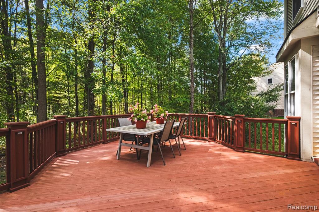 6404 Pennington Drive, White Lake, MI 48383 — Photo 17