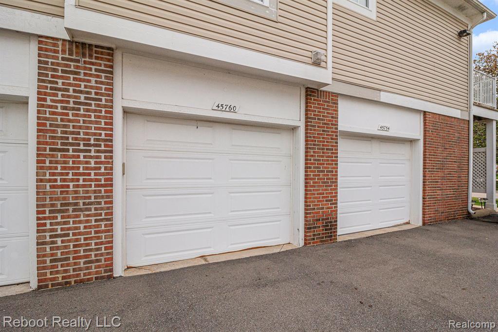 45760 Warwick Drive, Macomb, MI 48044 — Photo 14