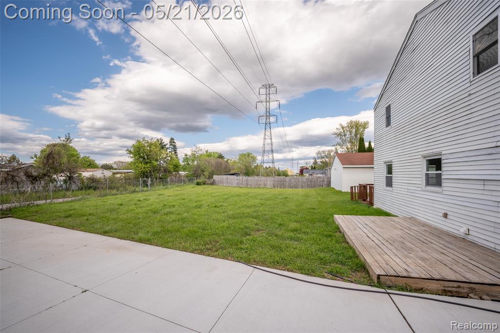 420 Wellsboro Street, Walled Lake, MI 48390 — Photo 34