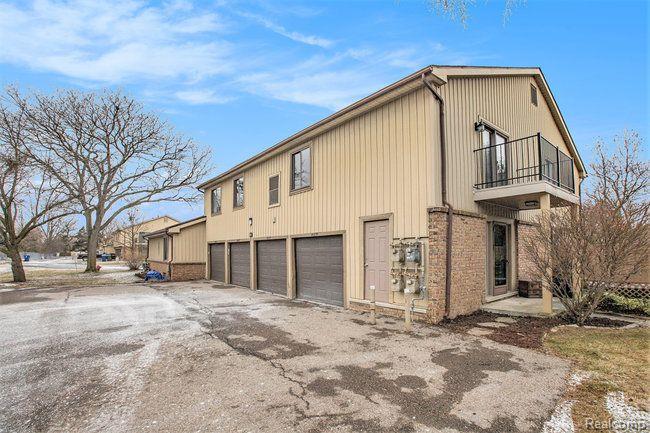 41639 BEDFORD Drive, Canton, MI 48187 — Photo 13