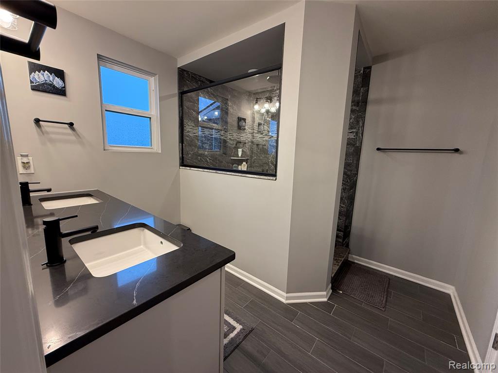 4811 Broomfield Way, Lake Orion, MI — Photo 38