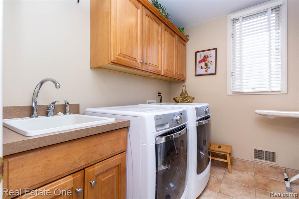 10215 Mill Pointe Drive, Goodrich Vlg, MI — Photo 45