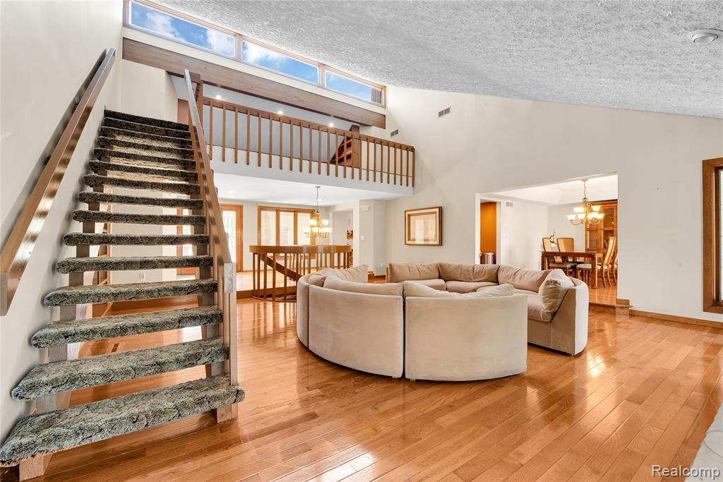 8285 Staghorn Trail, Clarkston, MI 48348 — Photo 16