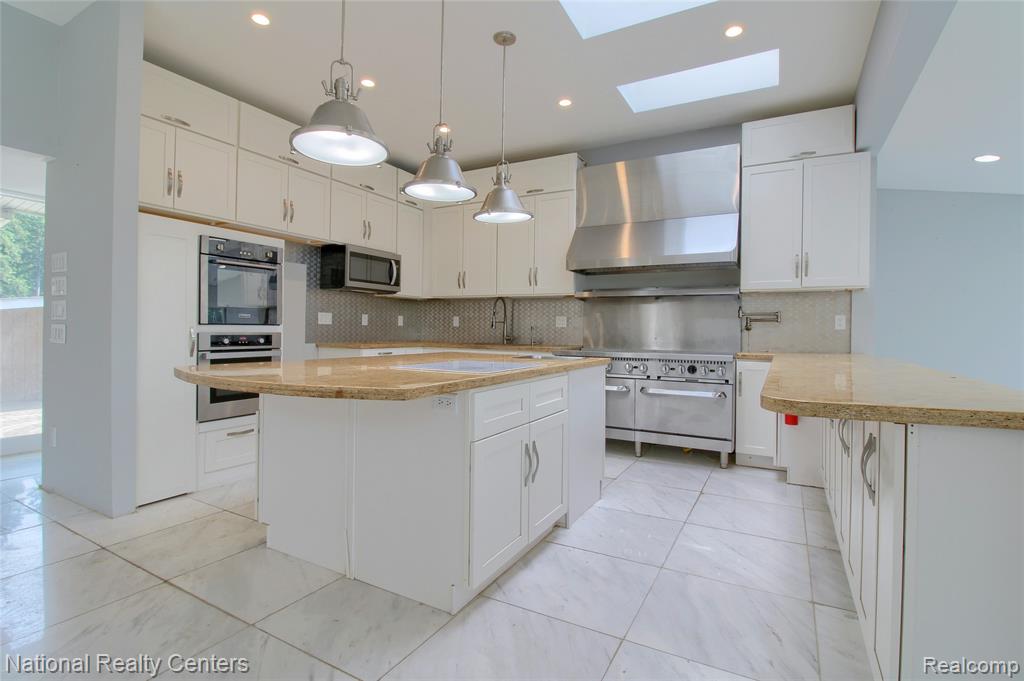 341 Corrie Road, Ann Arbor, MI 48105 — Photo 12