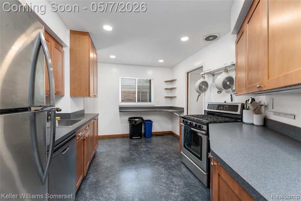 4320 Manor Avenue, Royal Oak, MI 48073 — Photo 10