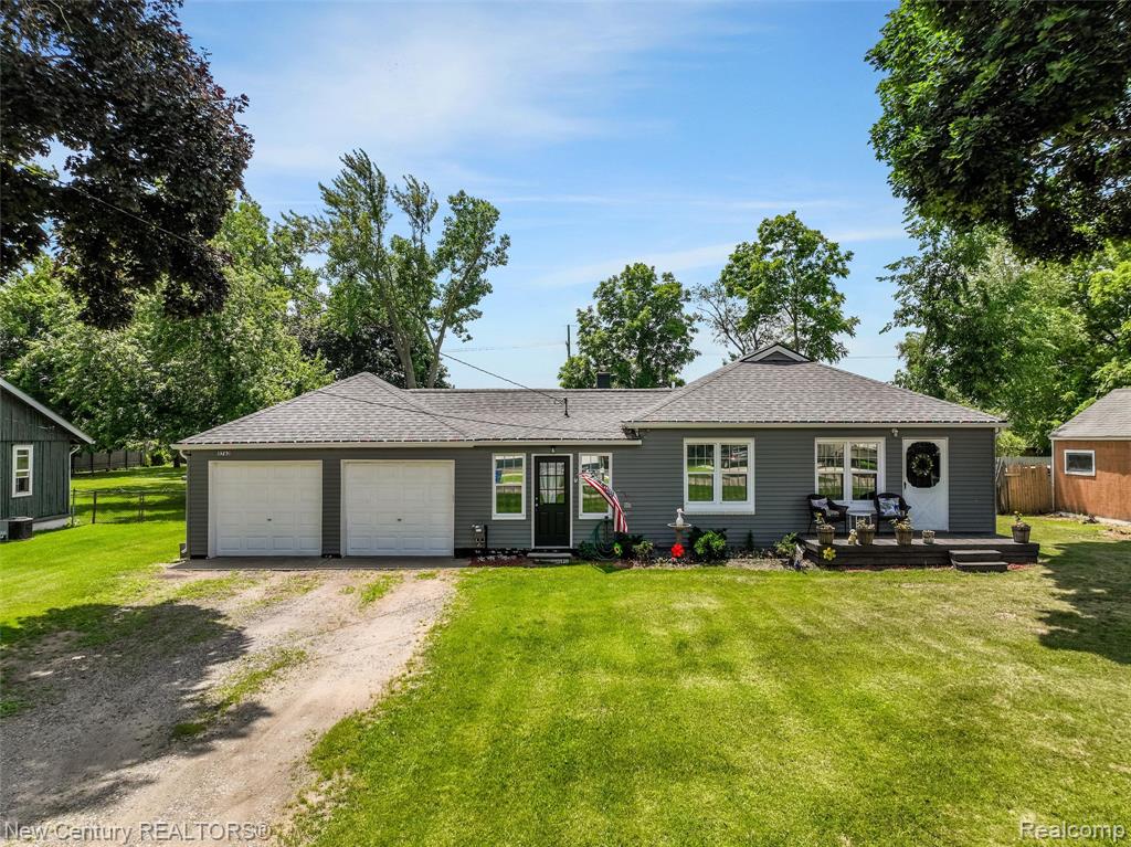 5763 Graves Street, Waterford, MI 48327 — Photo 2