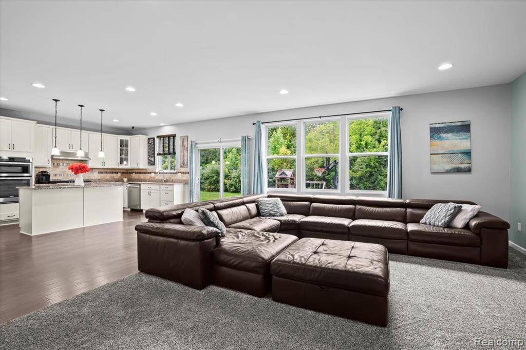 49645 Hartwick Drive, Novi, MI — Photo 10