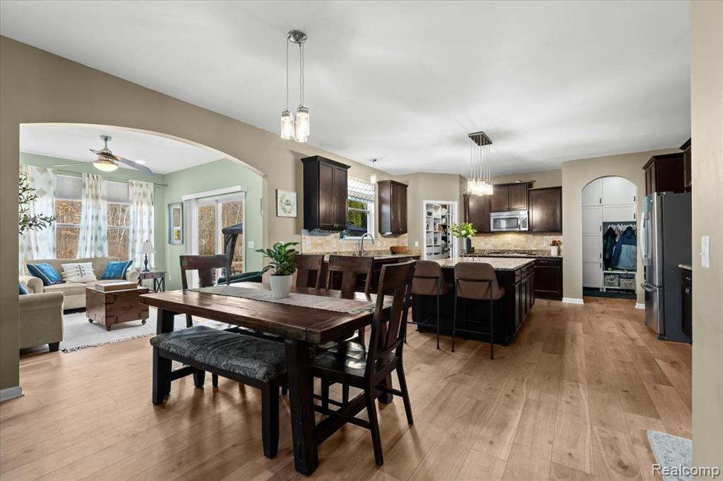 10681 BOULDERCREST Drive, South Lyon, MI 48178 — Photo 16