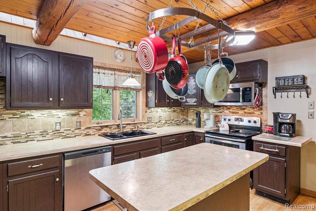 14960 Holmes Road, Gregory, MI 48137 — Photo 12