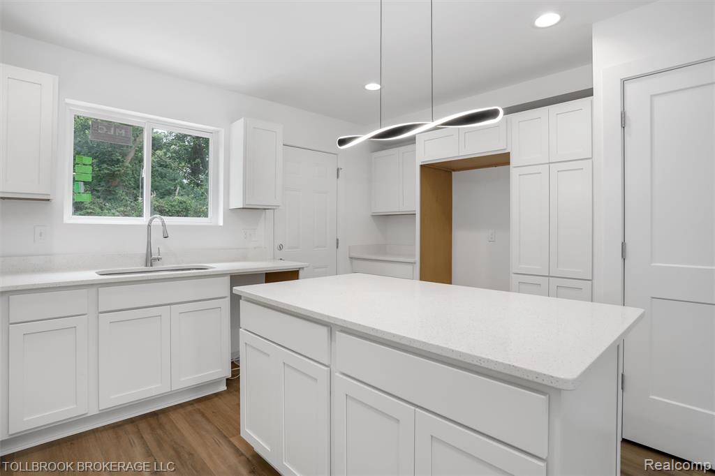 57 N. Roselawn, Pontiac, MI 48342 — Photo 15