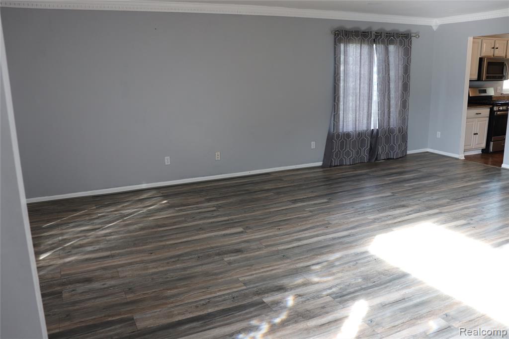 52424 Walnut Drive, Chesterfield, MI 48047 — Photo 3
