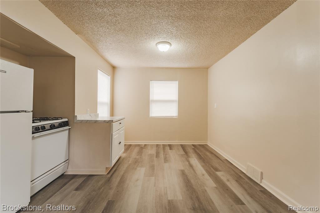 103 W Cornell Avenue, Pontiac, MI 48340 — Photo 16