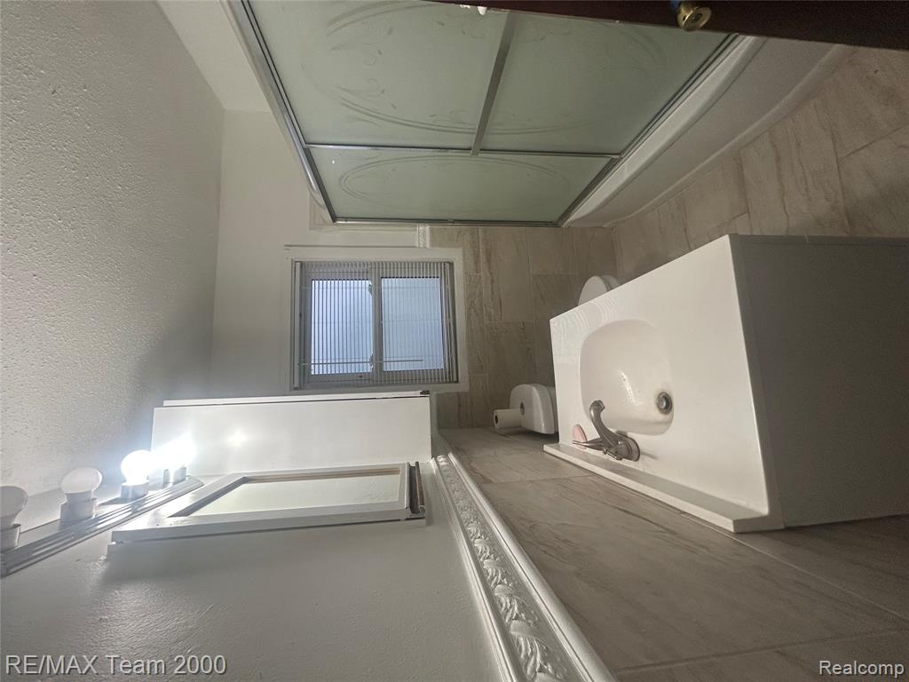 6352 Evergreen Avenue, Detroit, MI 48228 — Photo 12