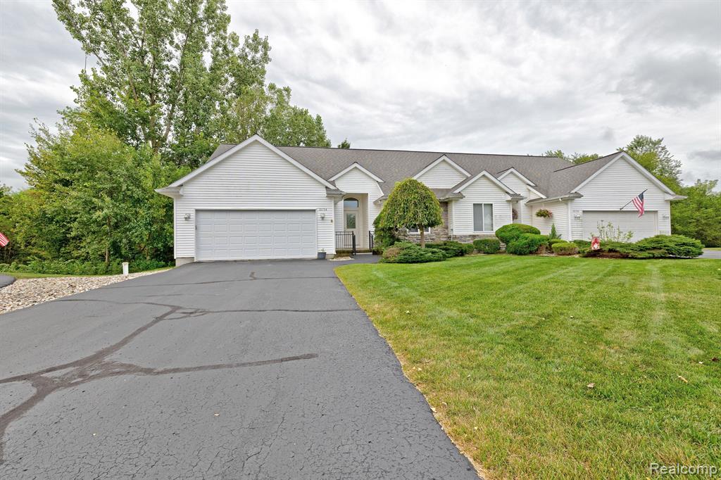 10154 HAWTHORNE RIDGE Road, Goodrich Vlg, MI — Photo 2