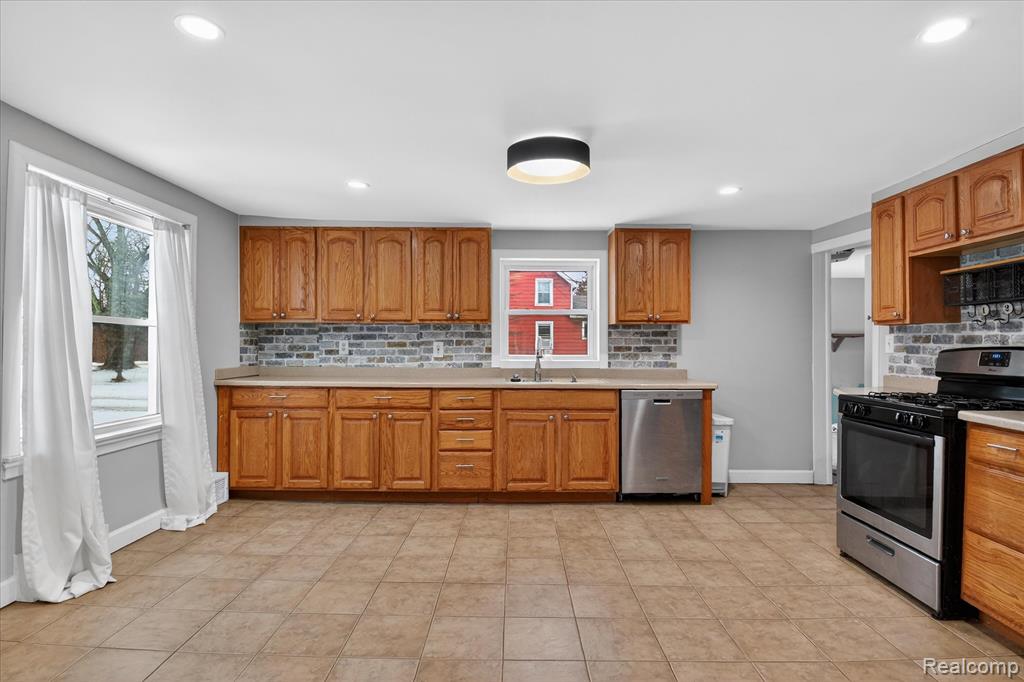 23650 Elwell Road, Belleville, MI 48111 — Photo 13