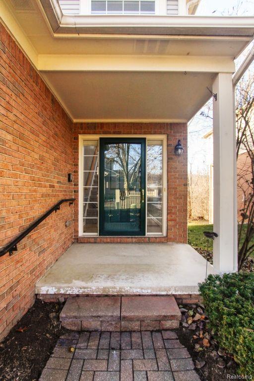 42985 RIVER BEND Drive, Plymouth, MI 48170 — Photo 2