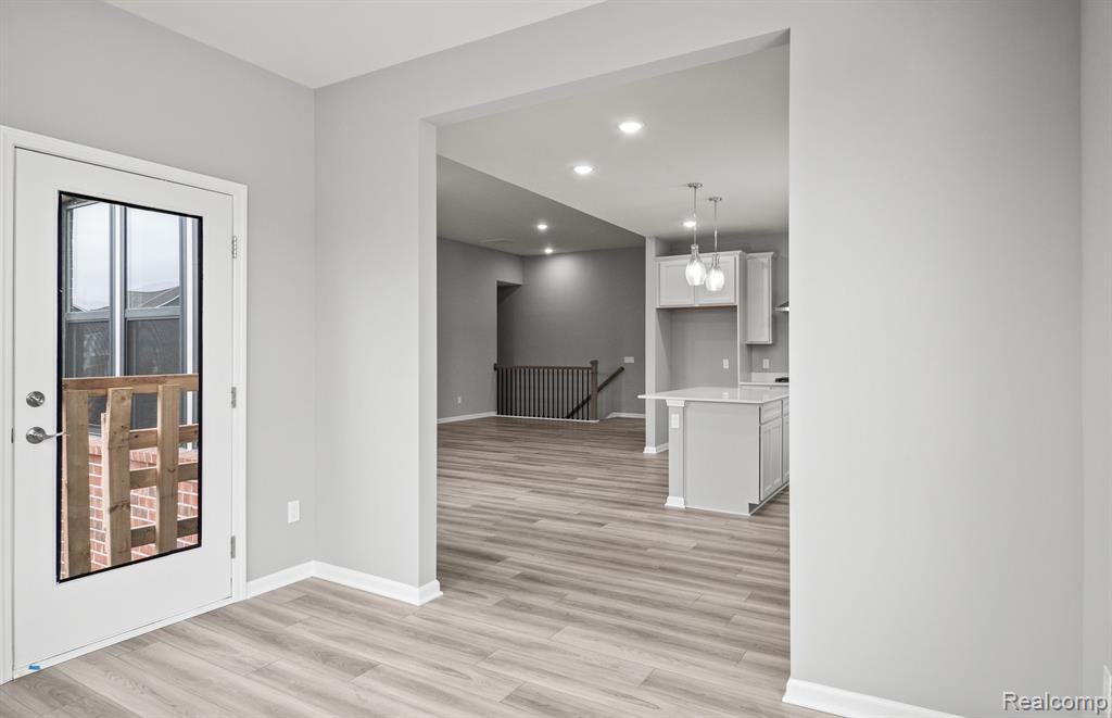 55638 OAK POINTE Drive, Utica, MI 48315 — Photo 7