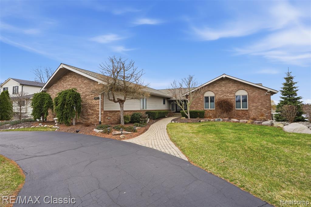 4871 Winewood Lane, Commerce Twp, MI 48382 — Photo 4