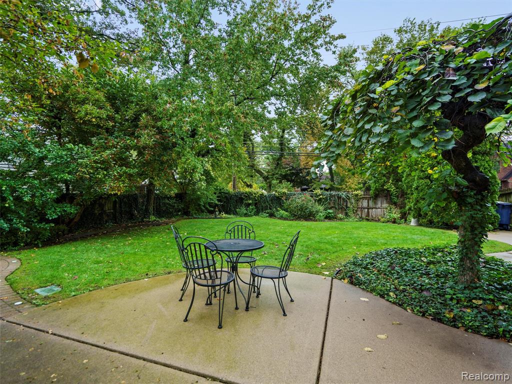 683 Lincoln Road, Grosse Pointe, MI 48230 — Photo 47