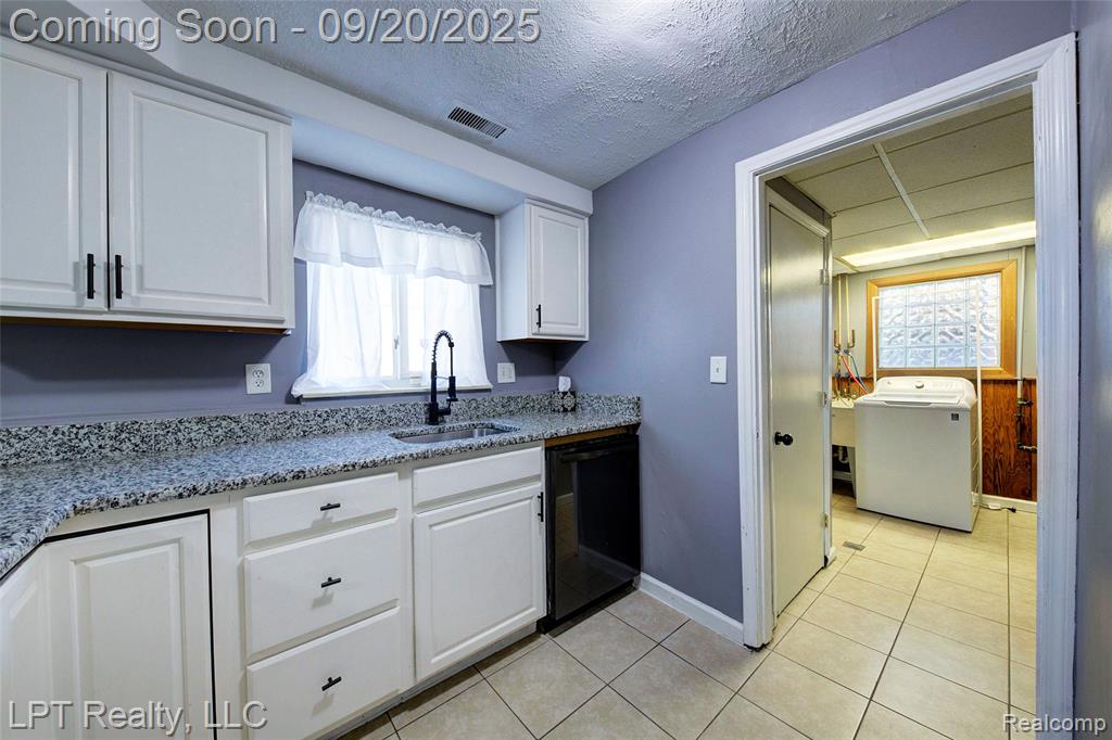 4476 Weddel Street, Dearborn Heights, MI 48125 — Photo 35