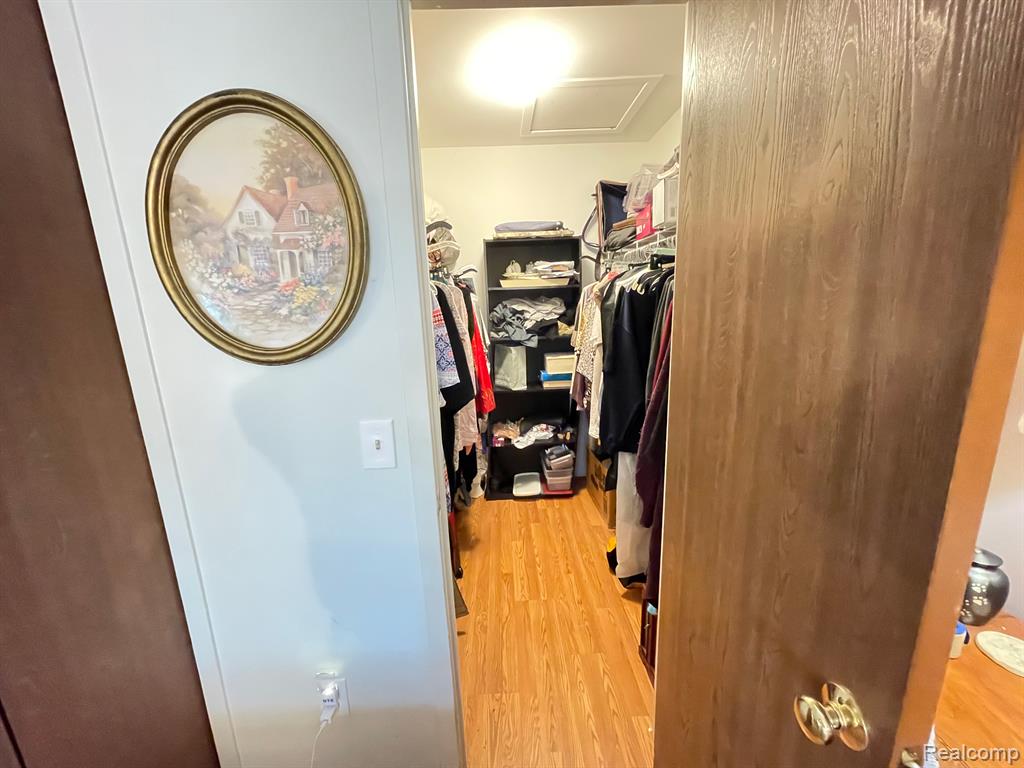 302 SPRING BROOKE Drive, Brighton, MI 48116 — Photo 12
