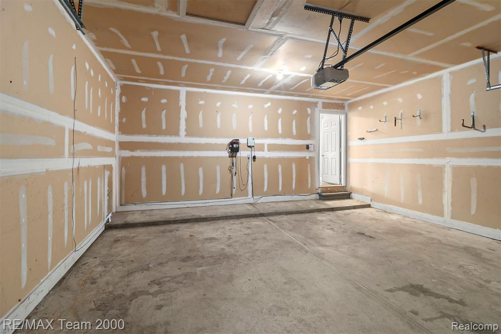 45225 Yorkshire Drive, Novi, MI — Photo 44