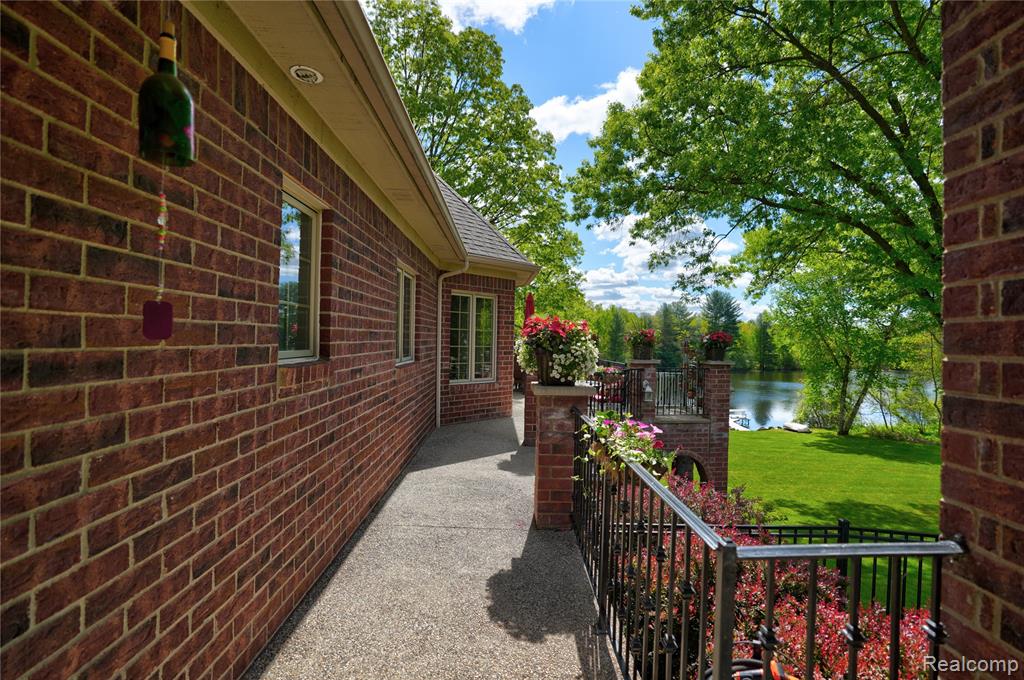 3074 POND Road, Leonard, MI 48367 — Photo 54