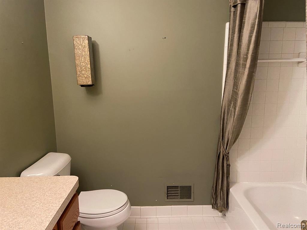 16821 Carriage Way, 672, Northville, MI 48168 — Photo 27