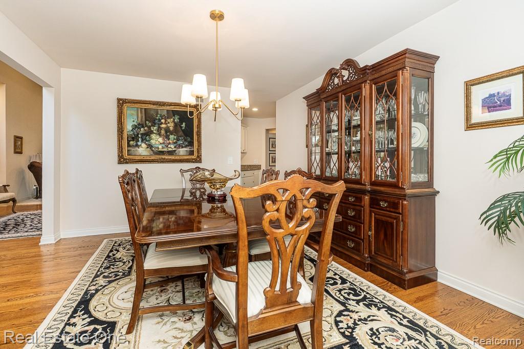 6615 Chatham Circle, Rochester Hills, MI 48306 — Photo 10