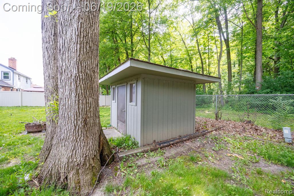 17680 Fox Glen Drive, Riverview, MI 48193 — Photo 14