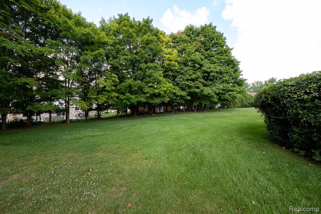 6275 Fairbrook Court, West Bloomfield, MI — Photo 23