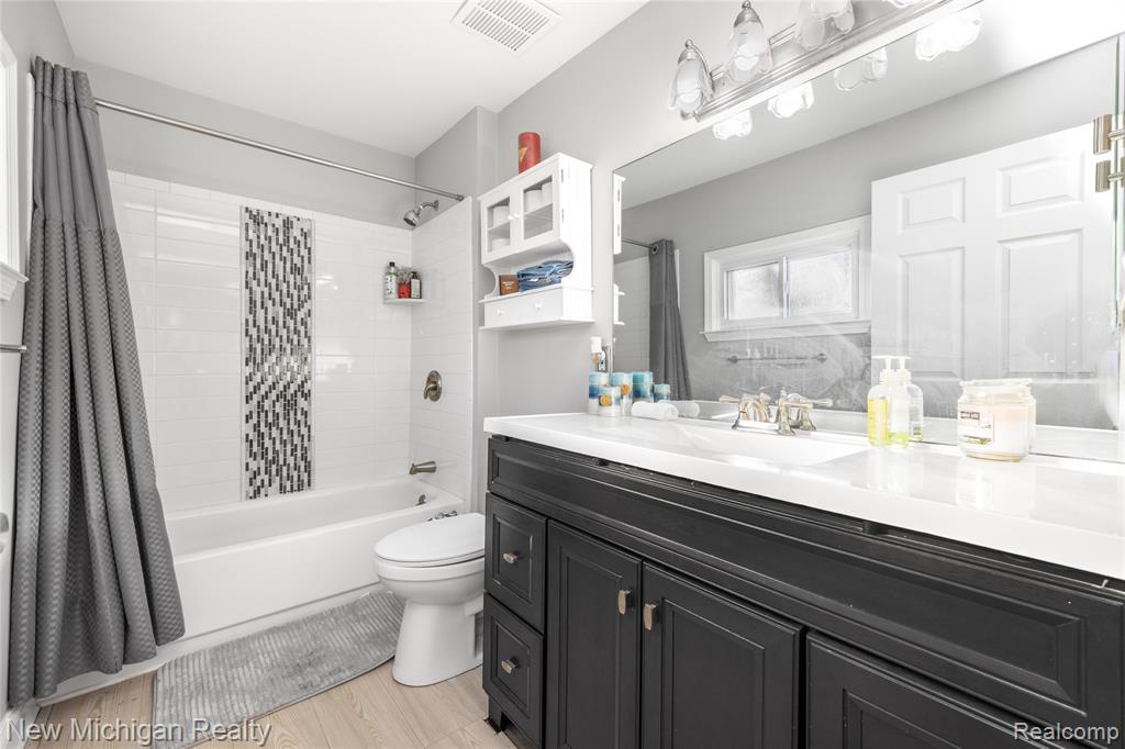8665 Cooley Lake Road, Commerce Twp, MI 48382 — Photo 37