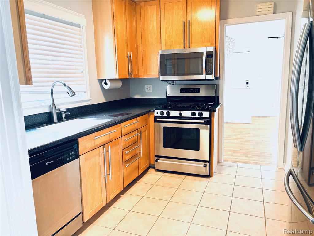 505 S Chocolay Avenue, Clawson, MI — Photo 16