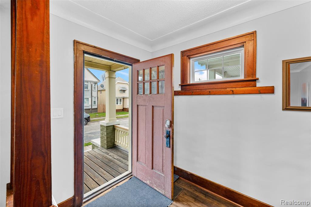 2257 Hewitt Street, Hamtramck, MI 48212 — Photo 10