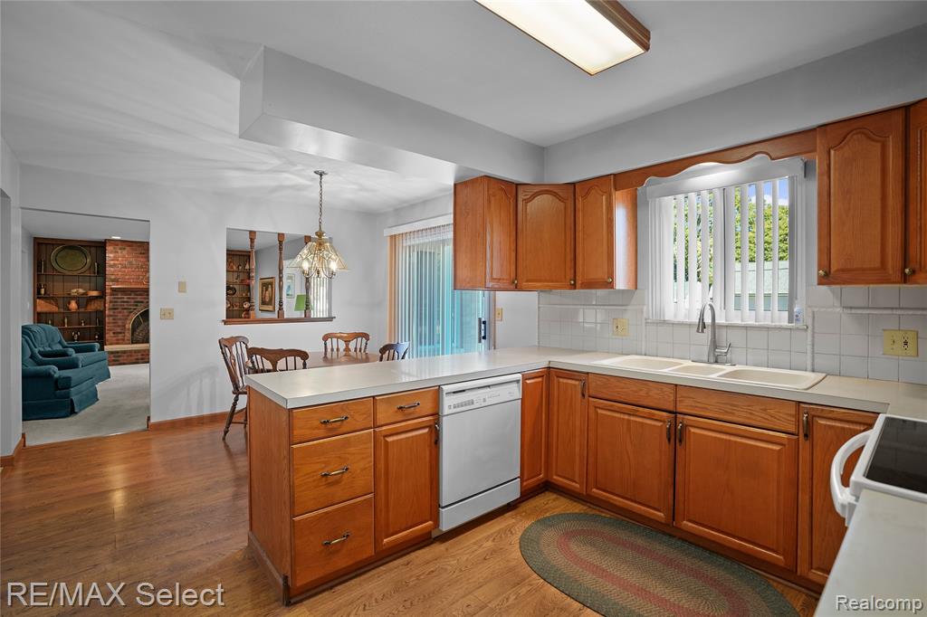 4290 Hedgethorn Circle, Burton, MI 48509 — Photo 6