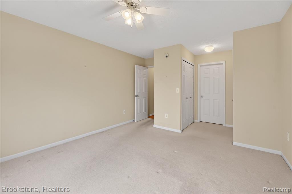 986 Spirea, 44, Howell, MI 48843 — Photo 32