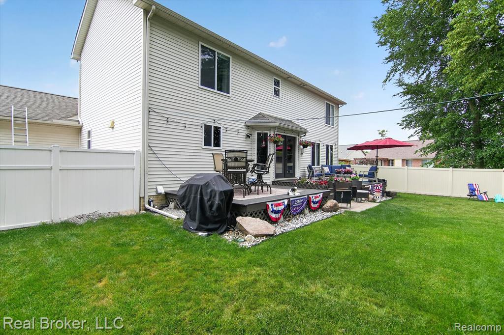 15156 Oak Valley Lane, Monroe, MI 48161 — Photo 45