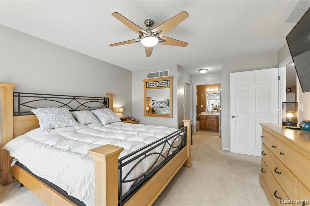810 Crystal Lane, Marysville, MI 48040 — Photo 10