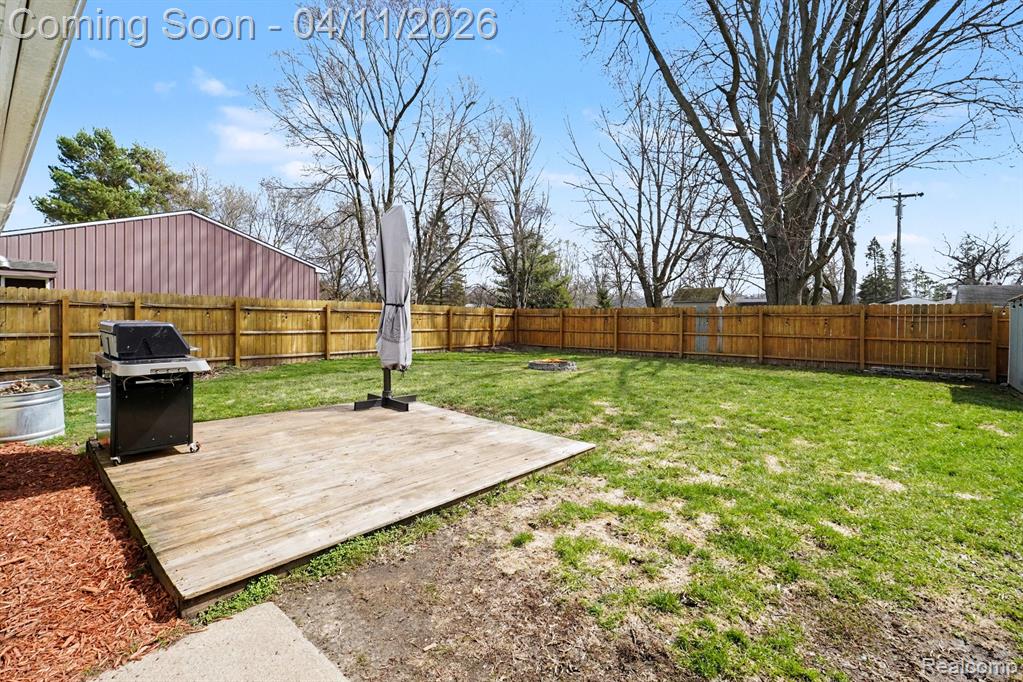 16485 Jennings Road, Fenton, MI 48430 — Photo 8