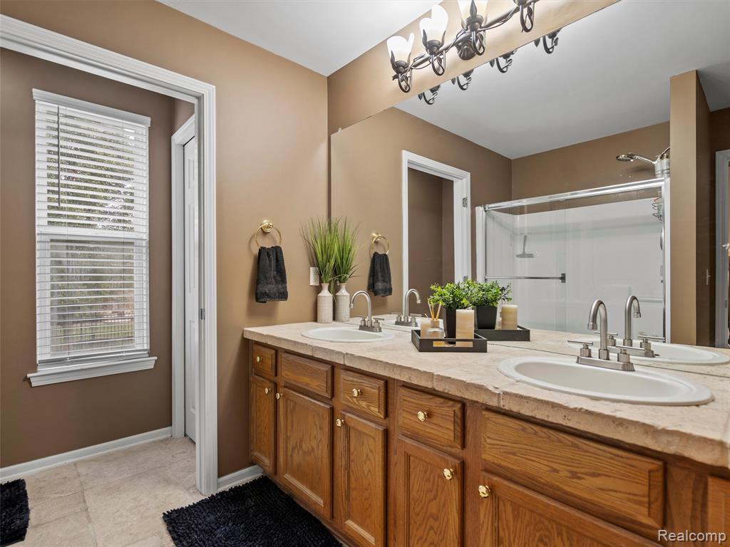 56714 Winding Creek Drive, Macomb, MI 48042 — Photo 15